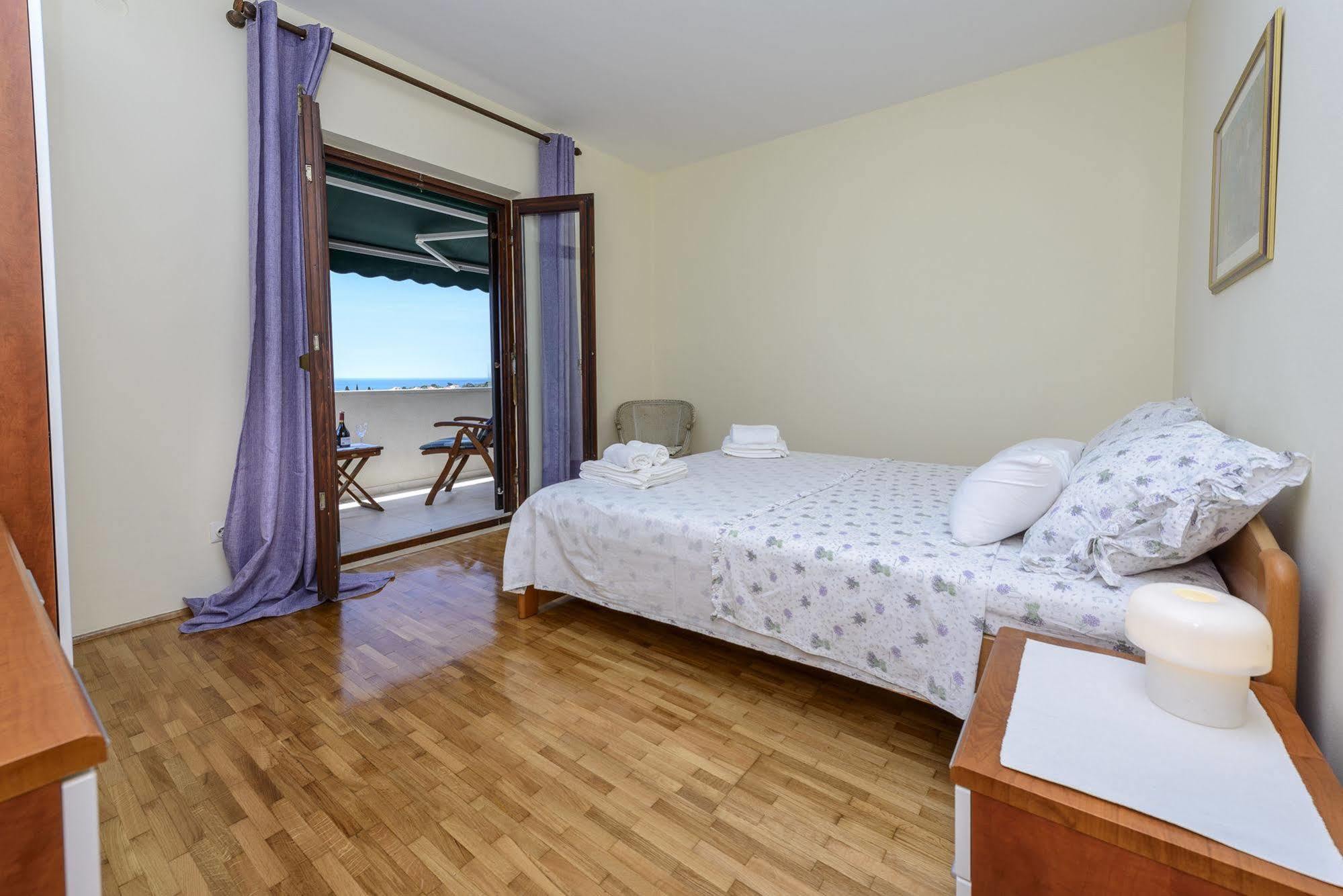 Готель Duplex Maria Di, Free Parking, Sea View Дубровник Екстер'єр фото
